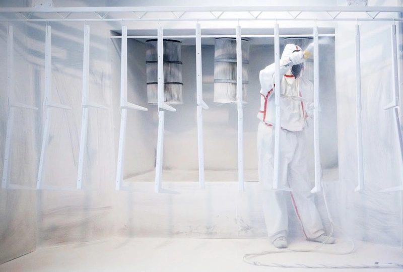 Industrial spray to waste powder booth